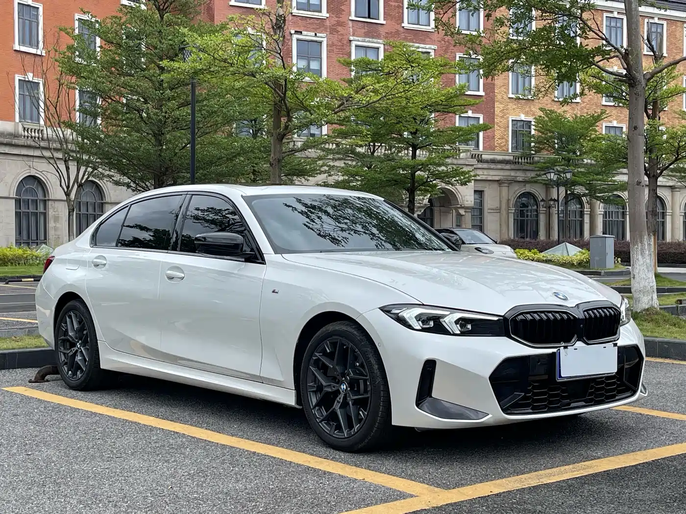 BMW 3-SERIES