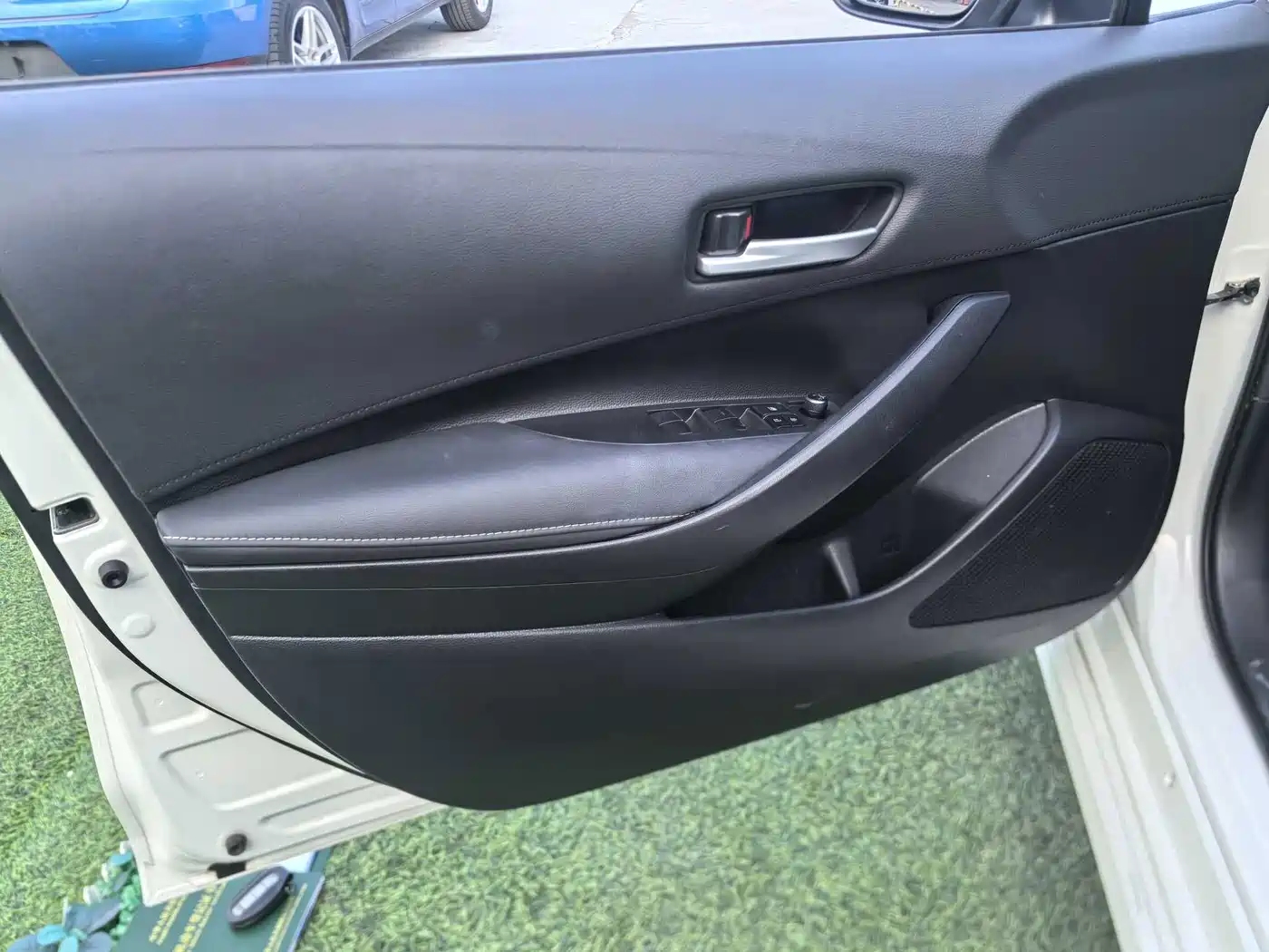 Photo 13 - Toyota Corolla