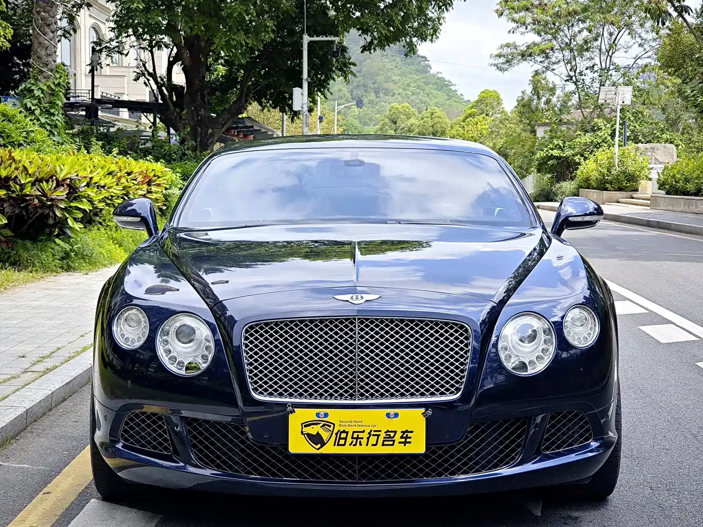 Photo 2 - Bentley Continental