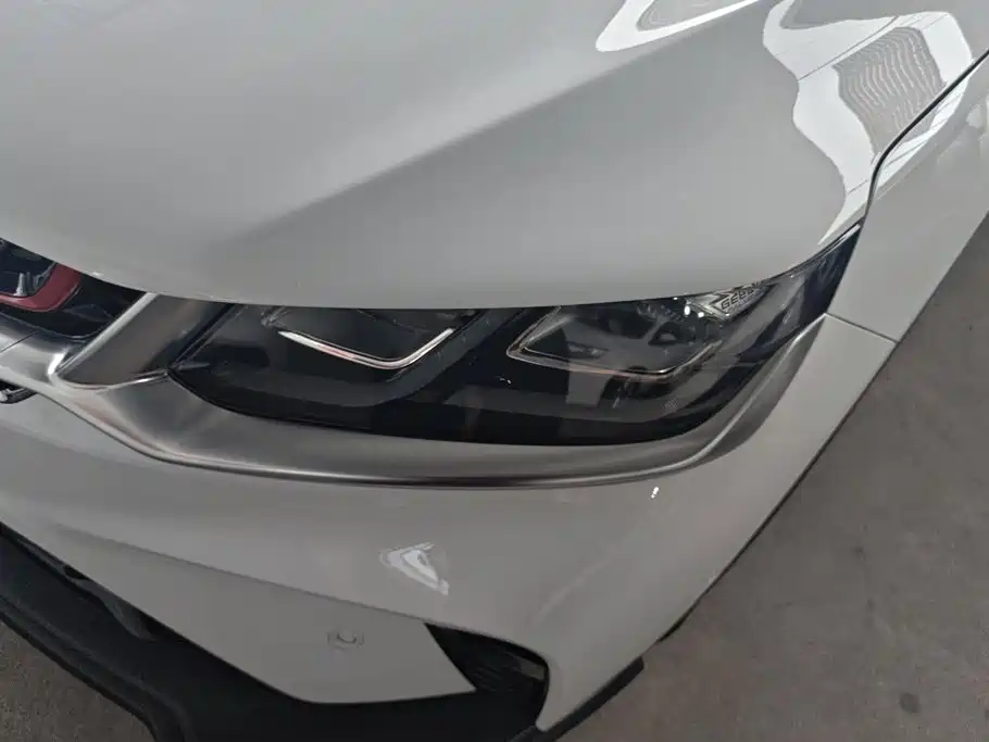 Фото 5 - Geely Coolray