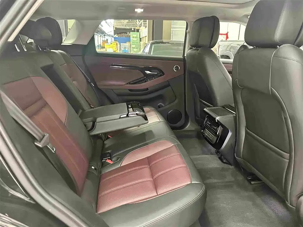 Land Rover Range Rover Evoque 2026 2024 Range Rover Evoque L 249PS Light Master Edition