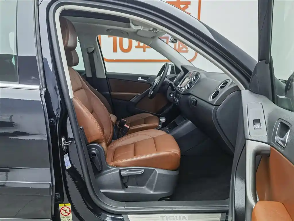 Volkswagen Tiguan 2009 Model 2.0TSI Luxury Edition фото 23