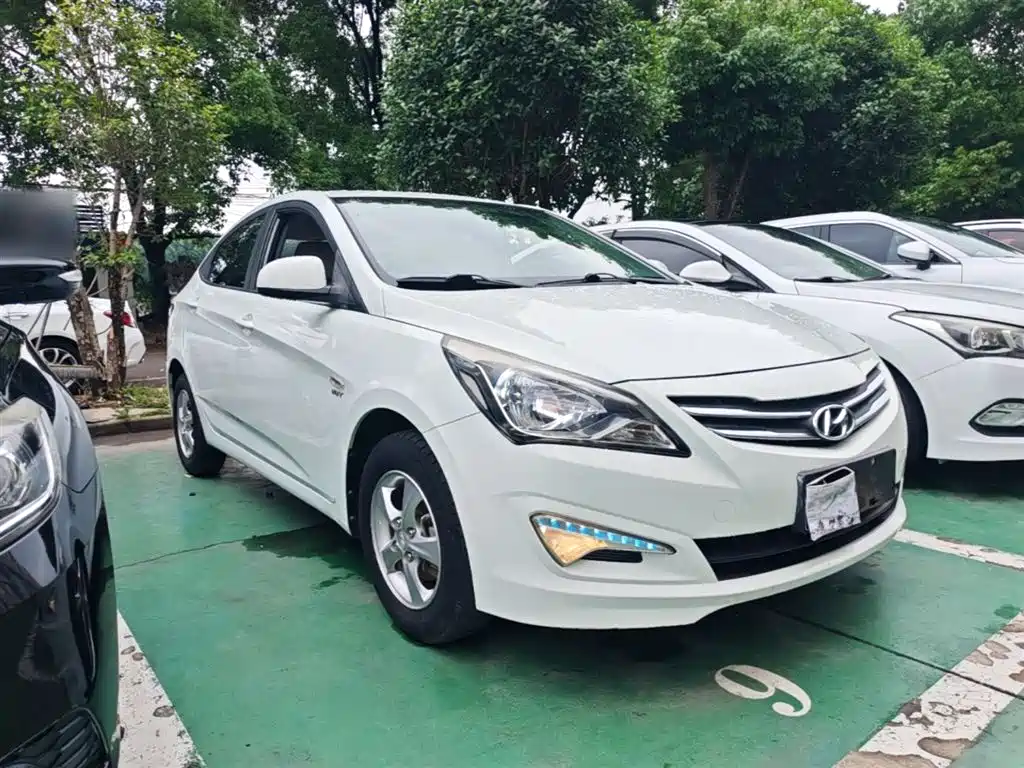 Hyundai Verna 2016 1.4L Automatic Smart GLS фото 4