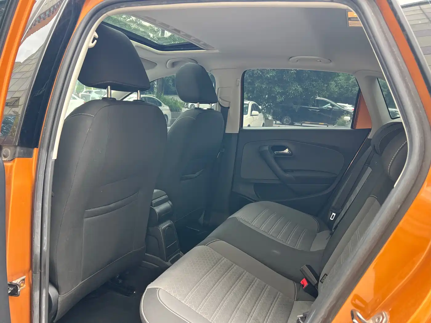 Volkswagen Polo 2018 1.5L Cross Polo Auto фото 13
