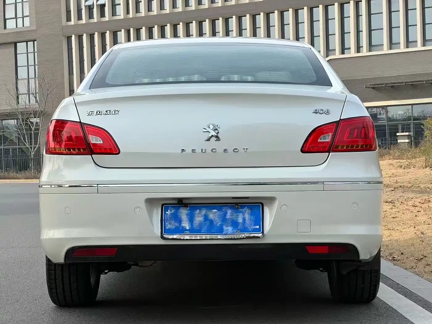 Peugeot 408 2013 2.0L Automatic Comfort Edition фото 4