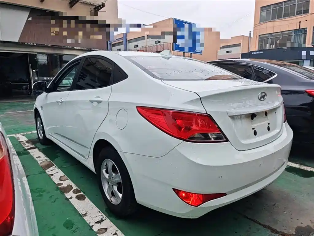 Hyundai Verna 2016 1.4L Automatic Smart GLS фото 5