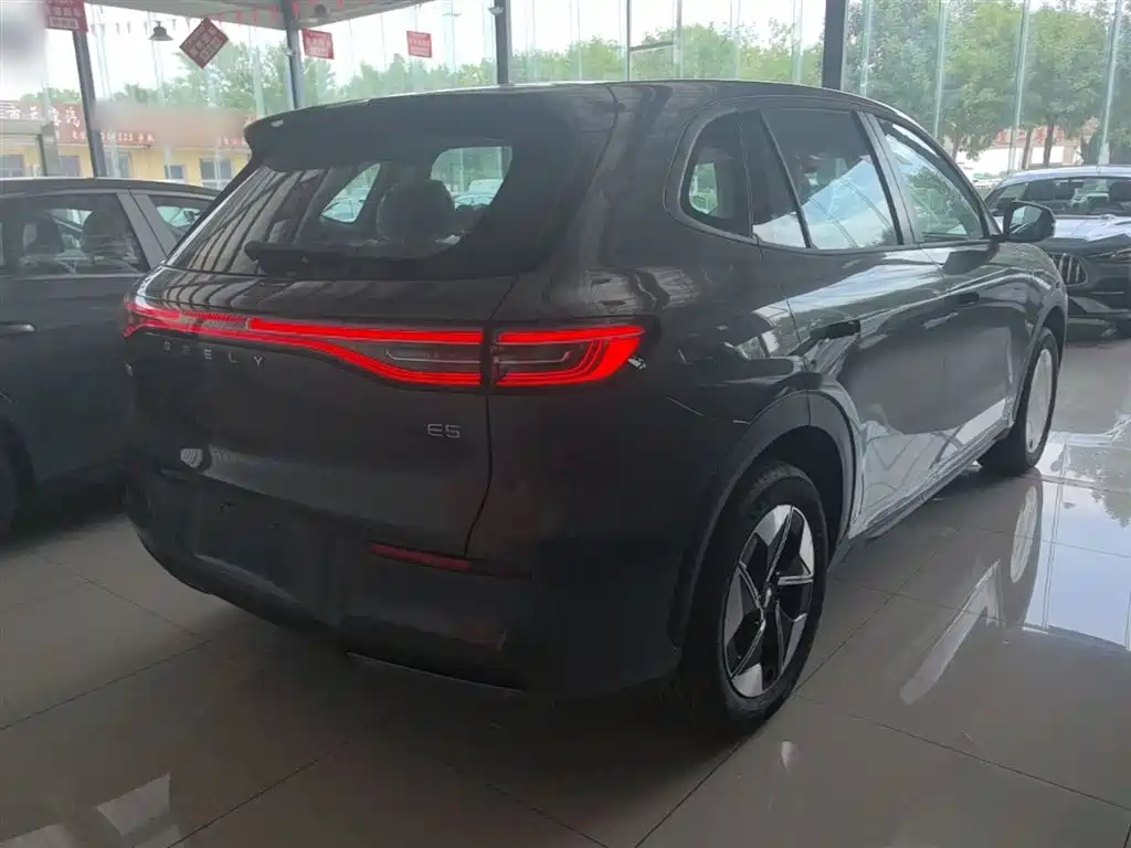 Geely Galaxy Galaxy E5 2026 530km Voyager Edition фото 7