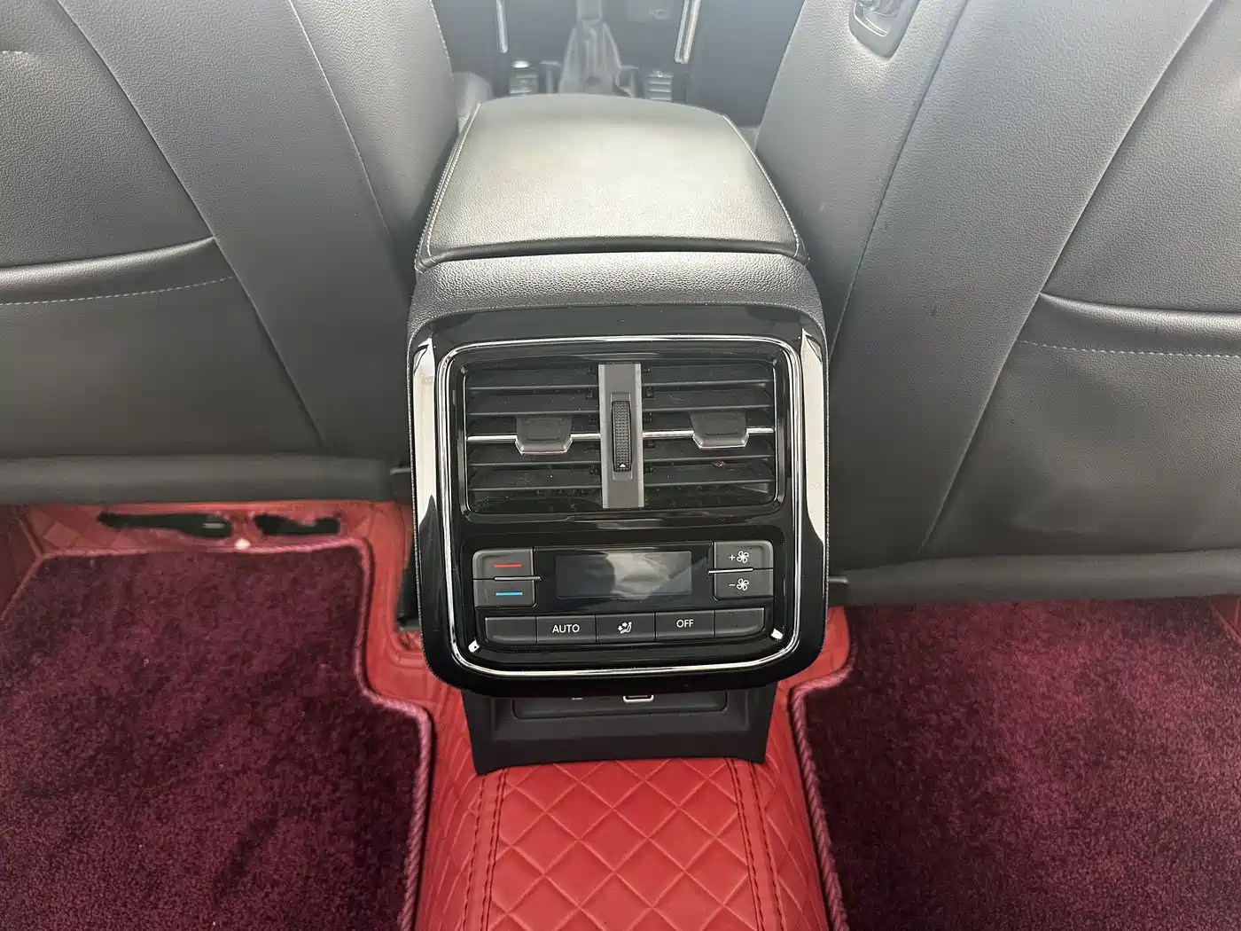 Volkswagen Passat 2021 Model 330TSI Luxury Edition фото 12