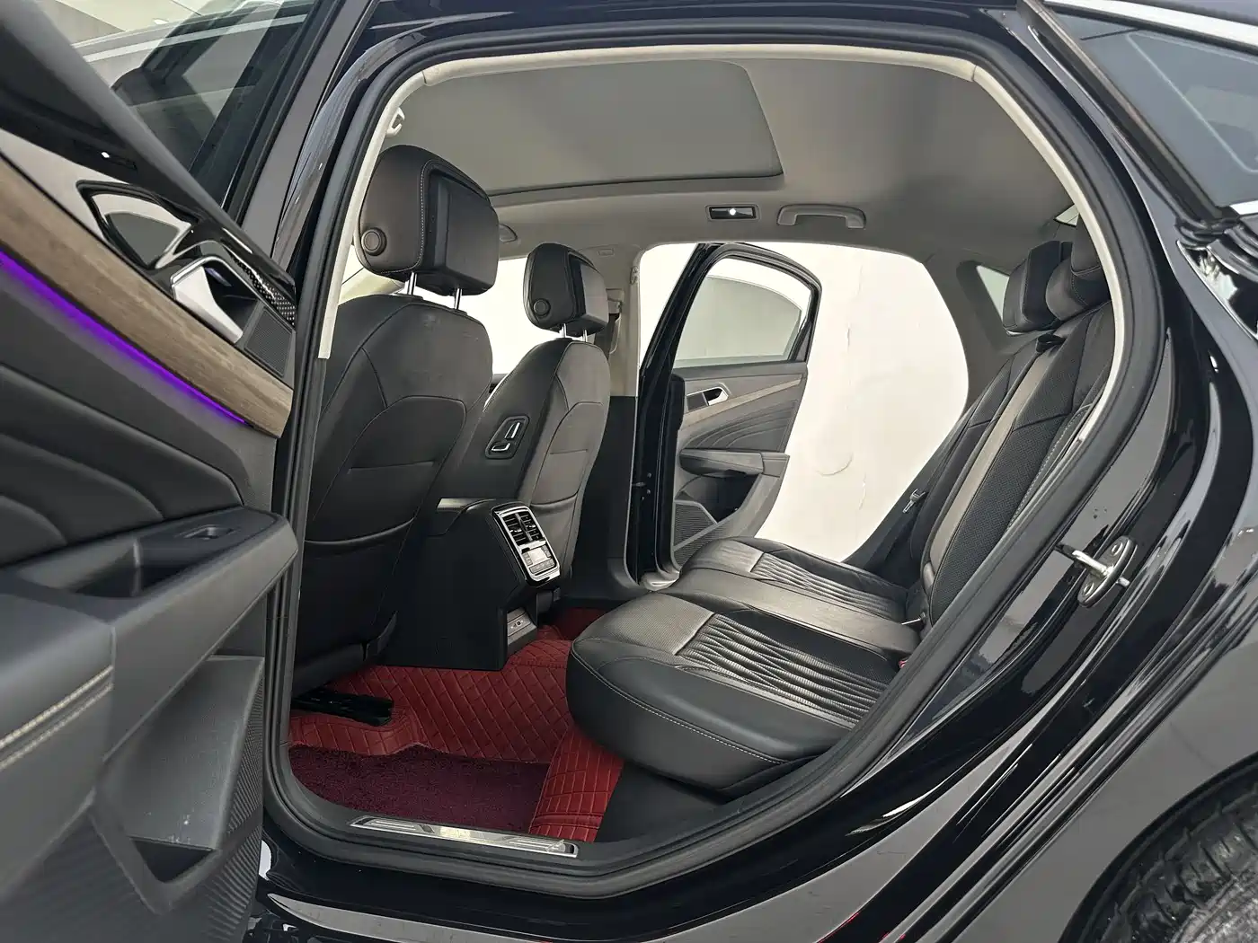 Volkswagen Passat 2021 Model 330TSI Luxury Edition фото 13