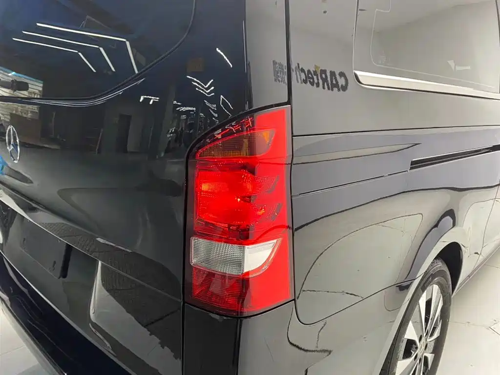 Mercedes-Benz Vito 2023 2.0T Business 7-Seater фото 11
