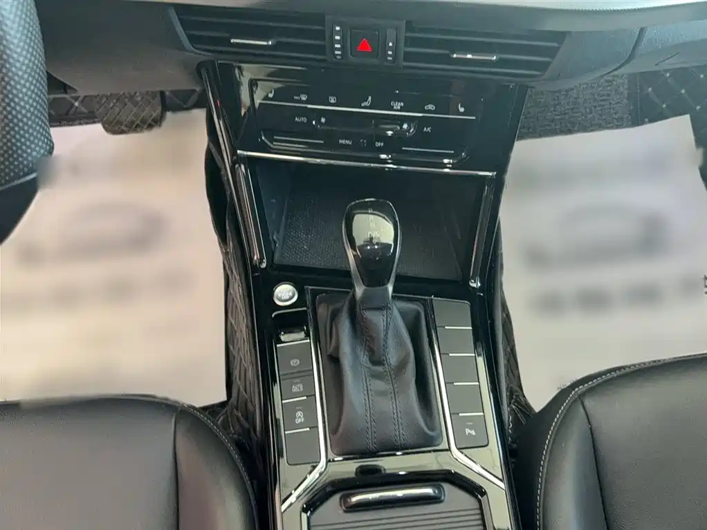 Volkswagen Passat 2023 330TSI Elite Edition фото 9