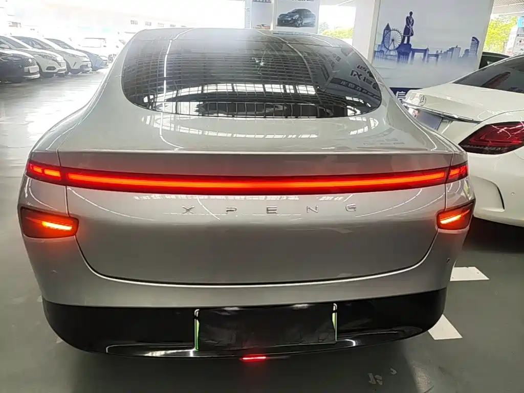 Фото 6 - XPeng P7