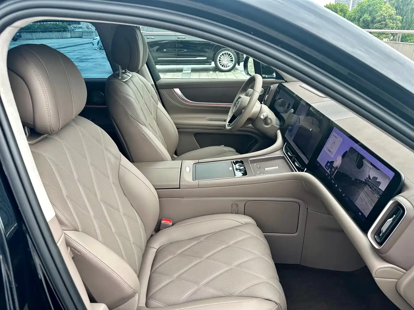 AITO Wenjie AITO M9 2025 Extended Range Ultra 52kWh 6-Seater фото 15