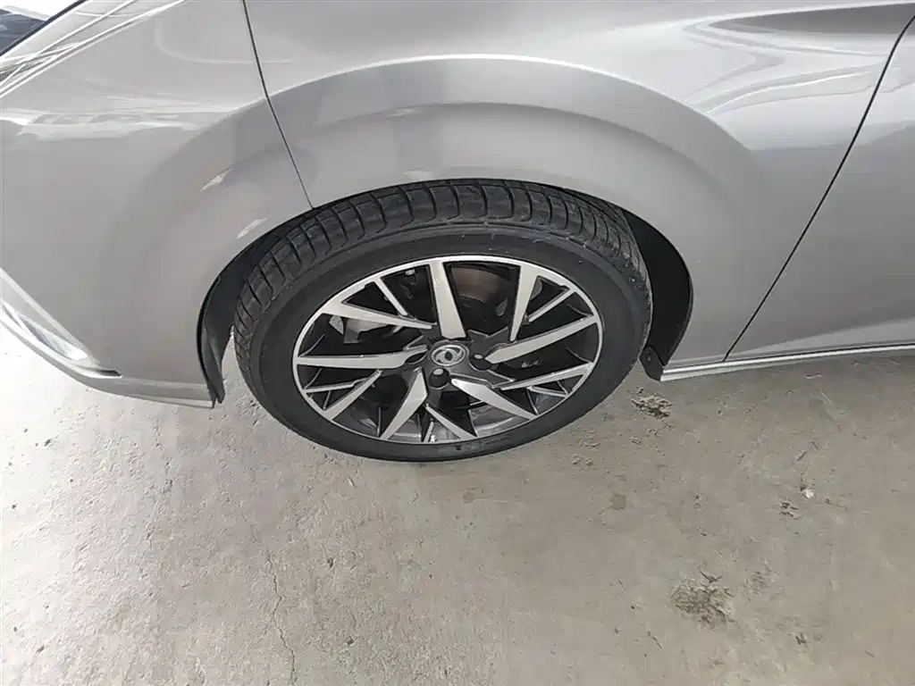 Dongfeng Aeolus Yixuan 2020 2020 230T Automatic Dazzle Edition
