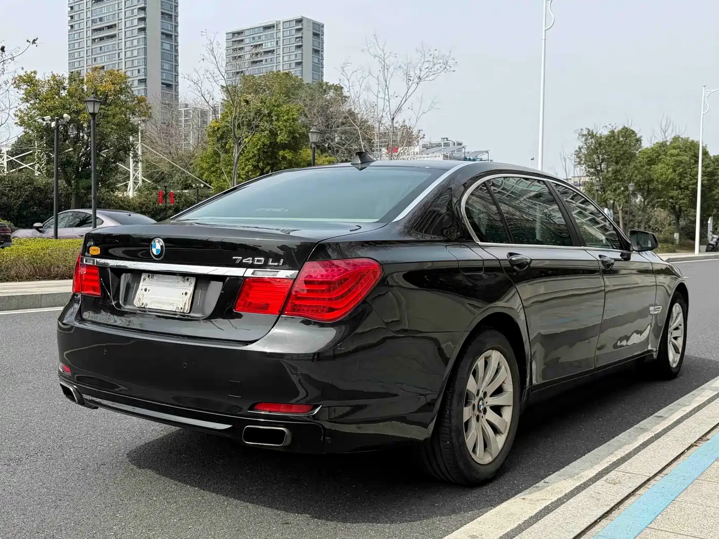 BMW 7 Series 2009 740Li Luxury фото 5