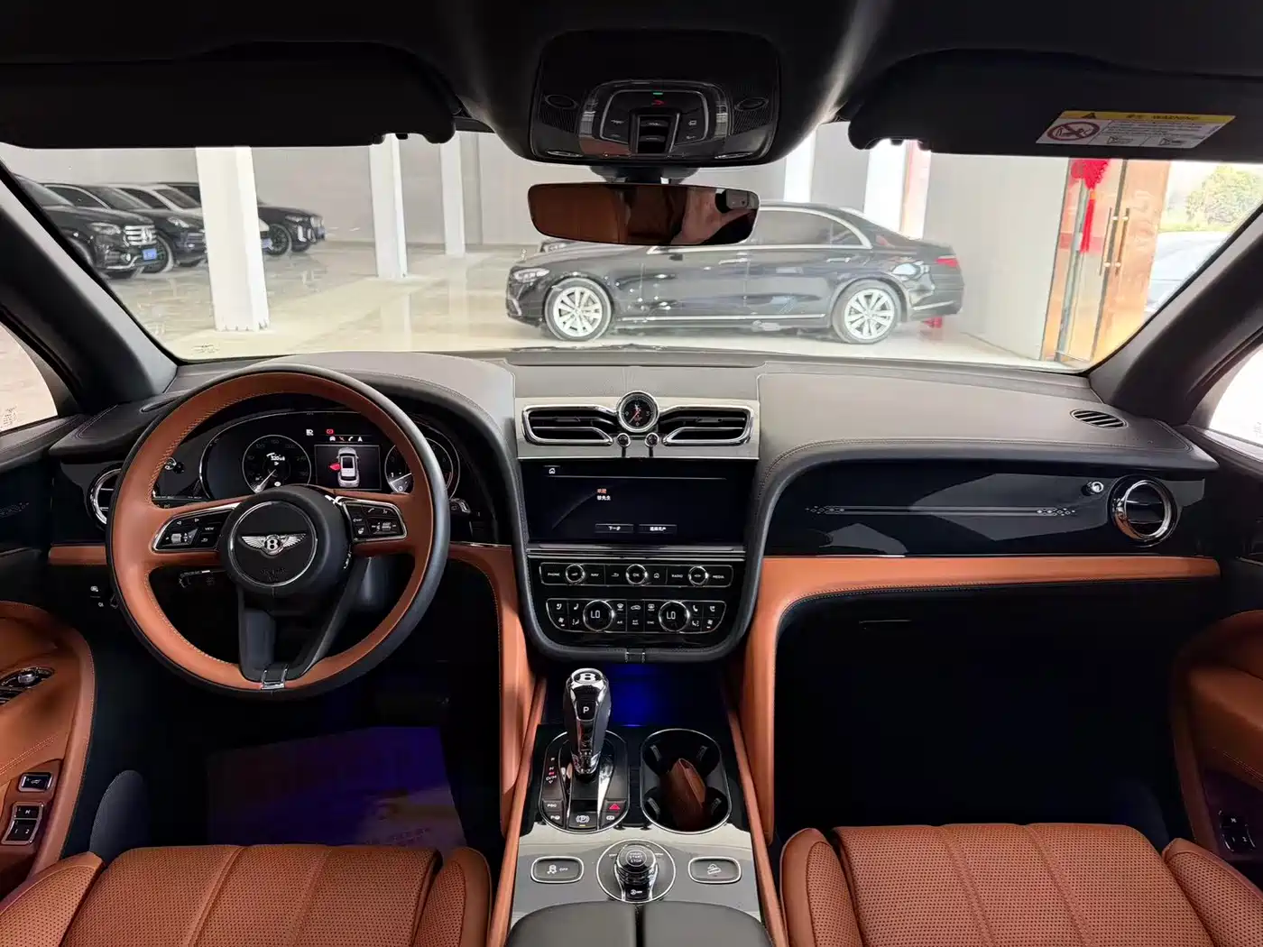 Bentley Bentayga 2024 4.0T V8 Long Wheelbase фото 9