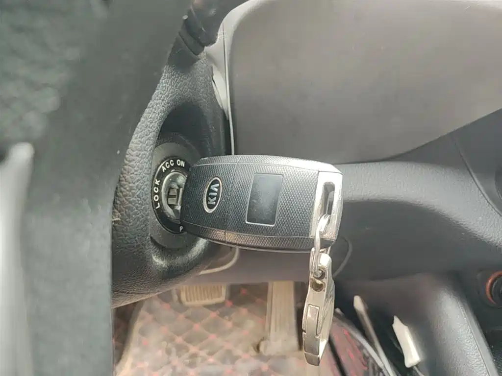 Kia Sportage 2015 2.0L Automatic 2WD GL фото 9