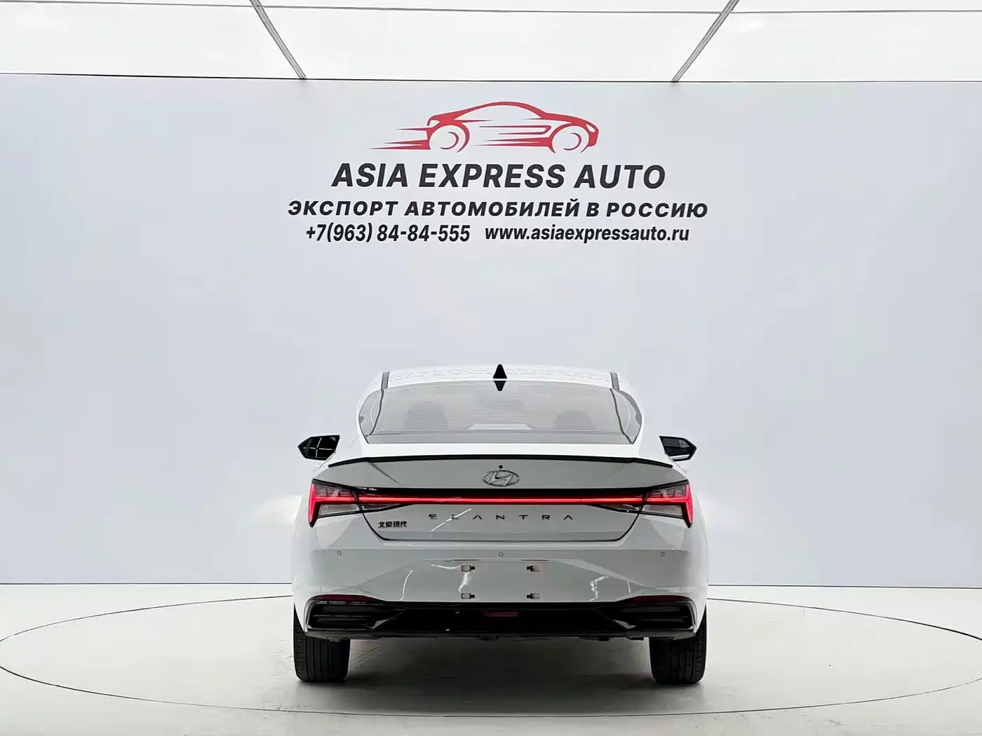 Hyundai Elantra 2022 1.5L CVT LUX Premium Edition фото 5