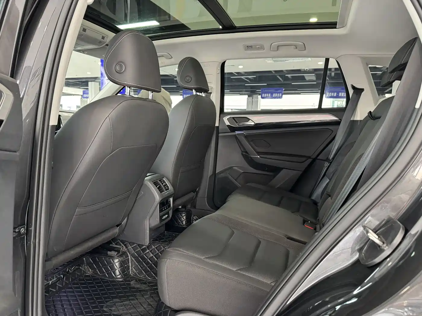 Volkswagen Tayron 2022 280TSI 2WD Luxury Smart Connect Edition фото 6