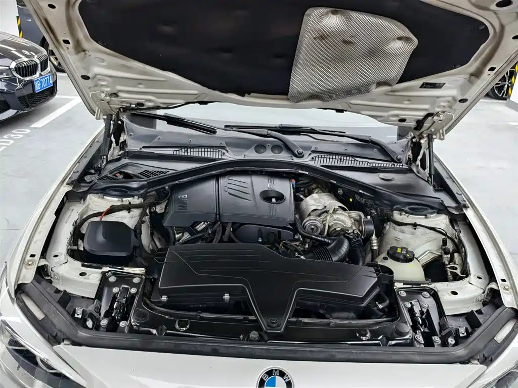 BMW 1 Series (Import) 2015 120i Leading фото 18