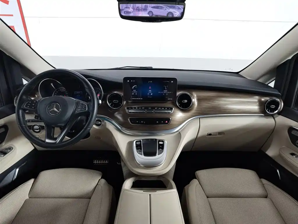 Mercedes-Benz V-Class 2022 V 260 L Long Wheelbase Luxury Edition фото 5