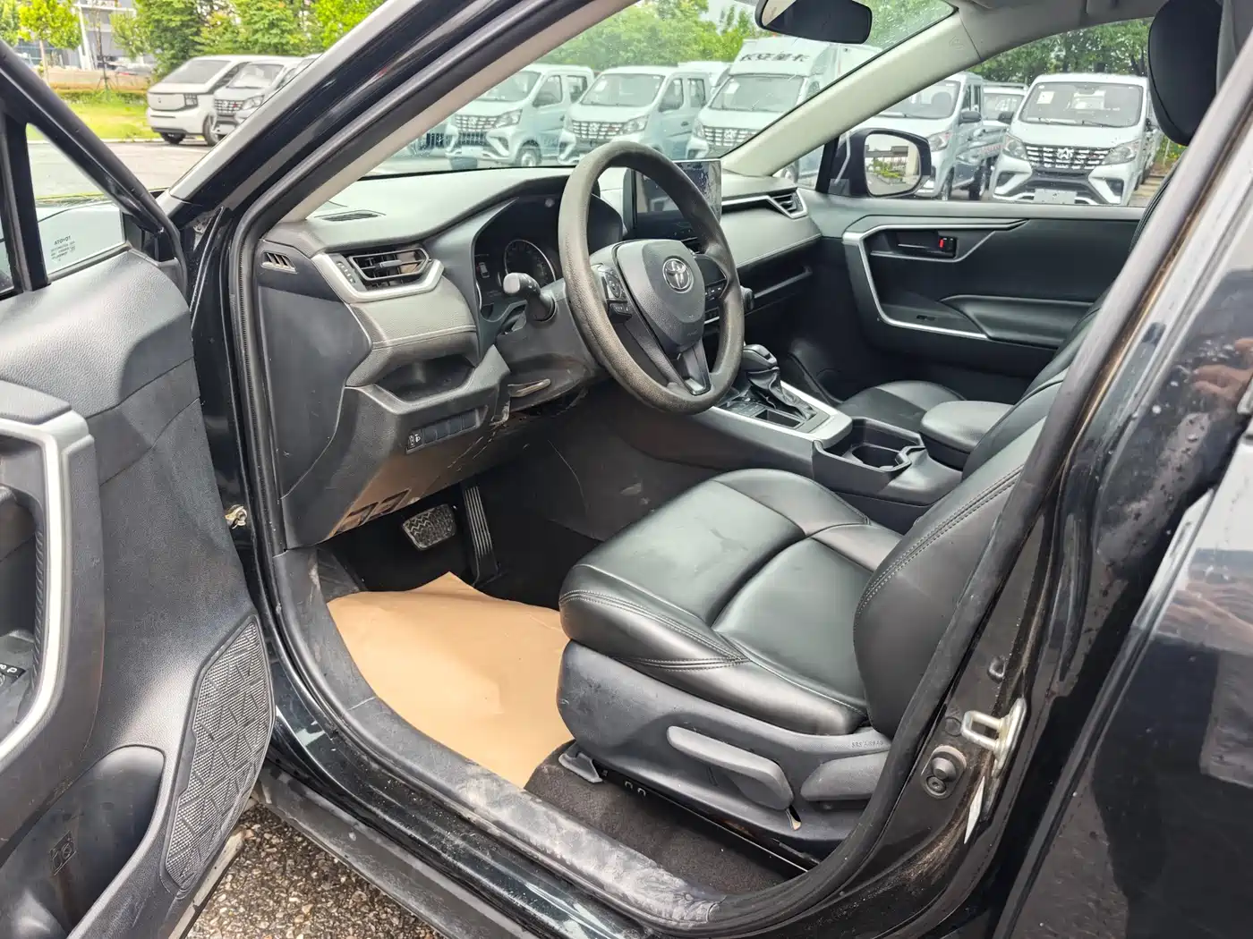 Toyota Wildlander 2024 2.0L CVT FWD Leading Edition фото 9