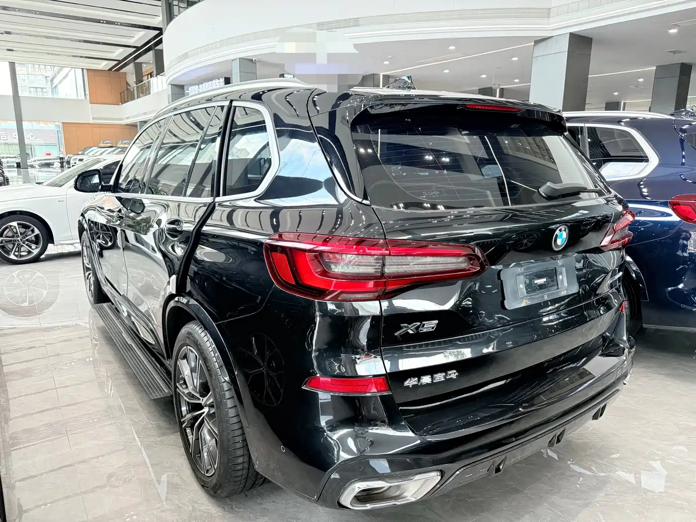 BMW X5 2022 xDrive 30Li Premium M Sport Package фото 9