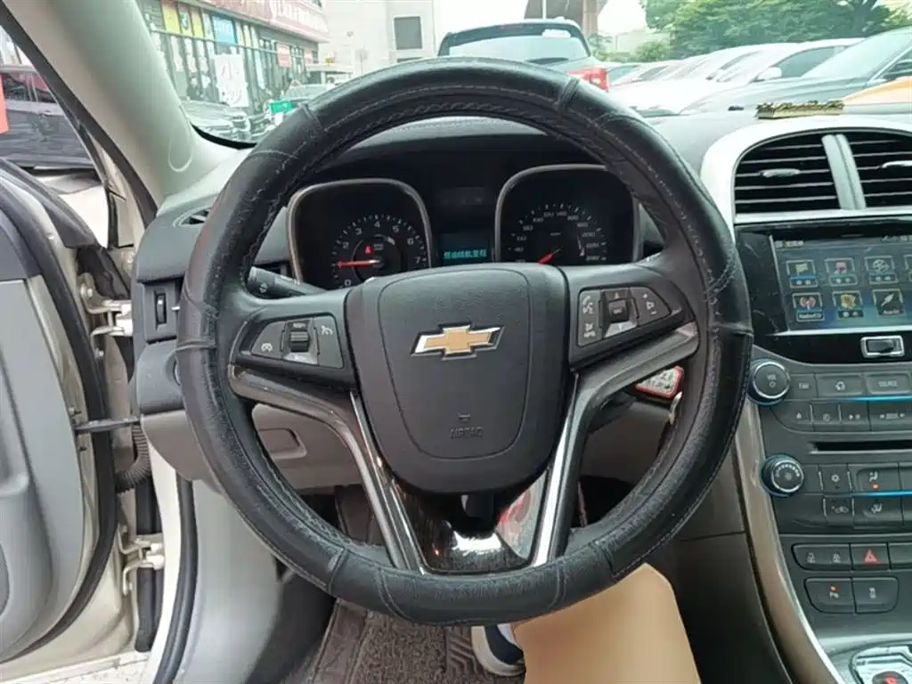 Chevrolet Malibu 2014 2.0L Automatic Luxury фото 11