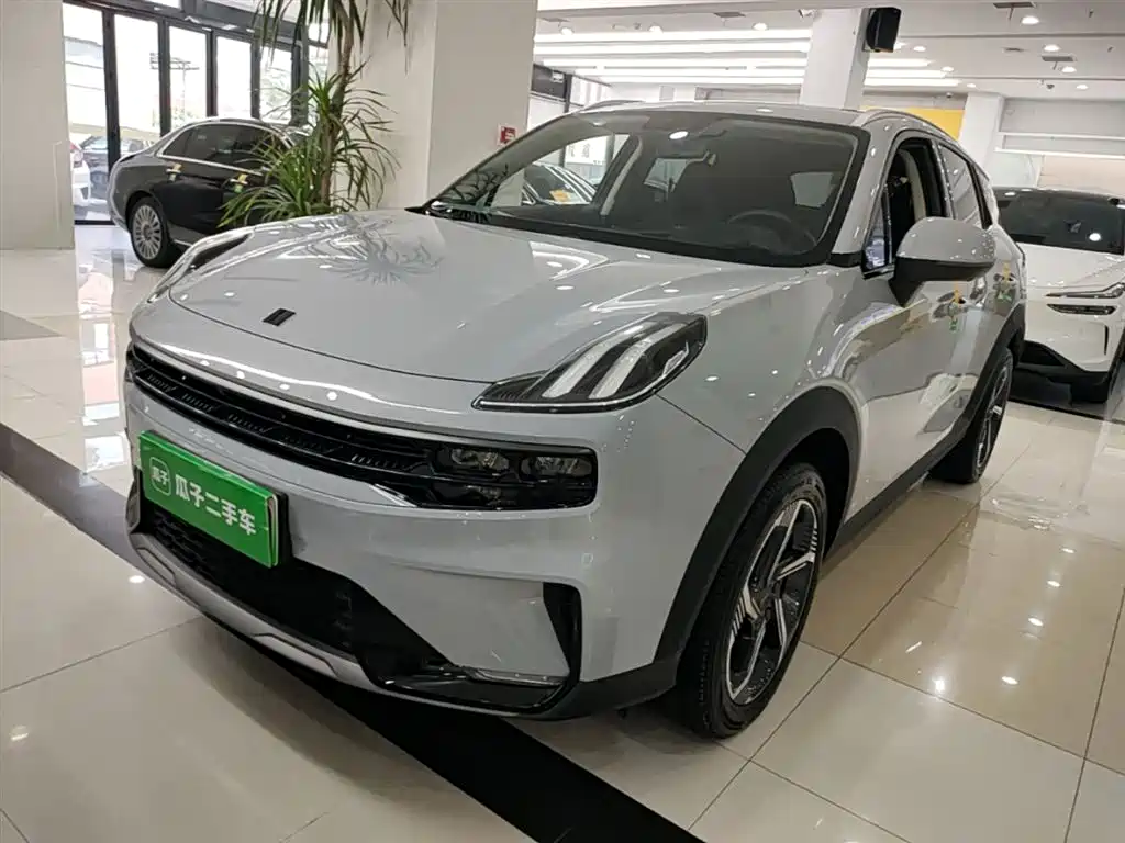 Lynk & Co 06 EM-P 2022 PHEV 84KM Range Pro фото 2