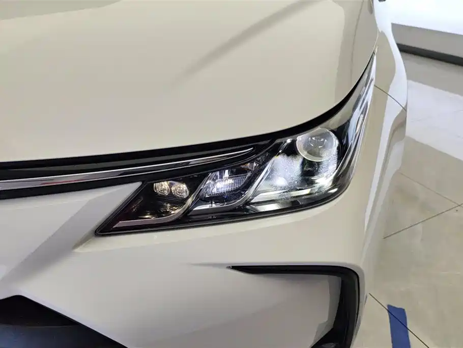 Toyota Corolla 2019 1.2T S-CVT GL Pioneer Edition фото 5