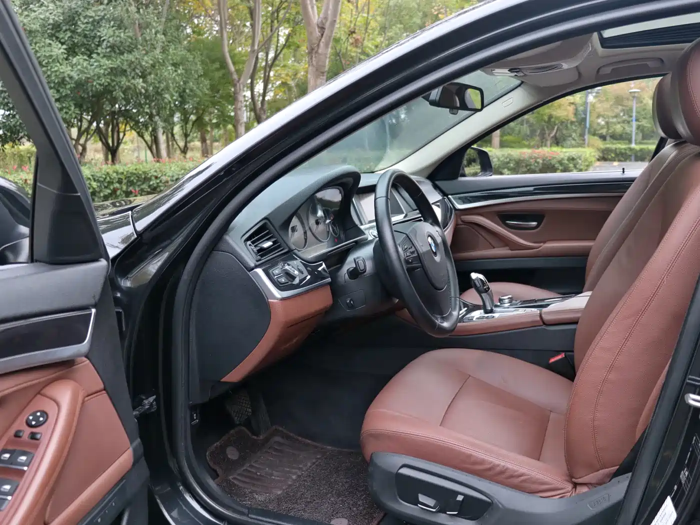 BMW 5 Series 2014 520Li Elegance фото 10
