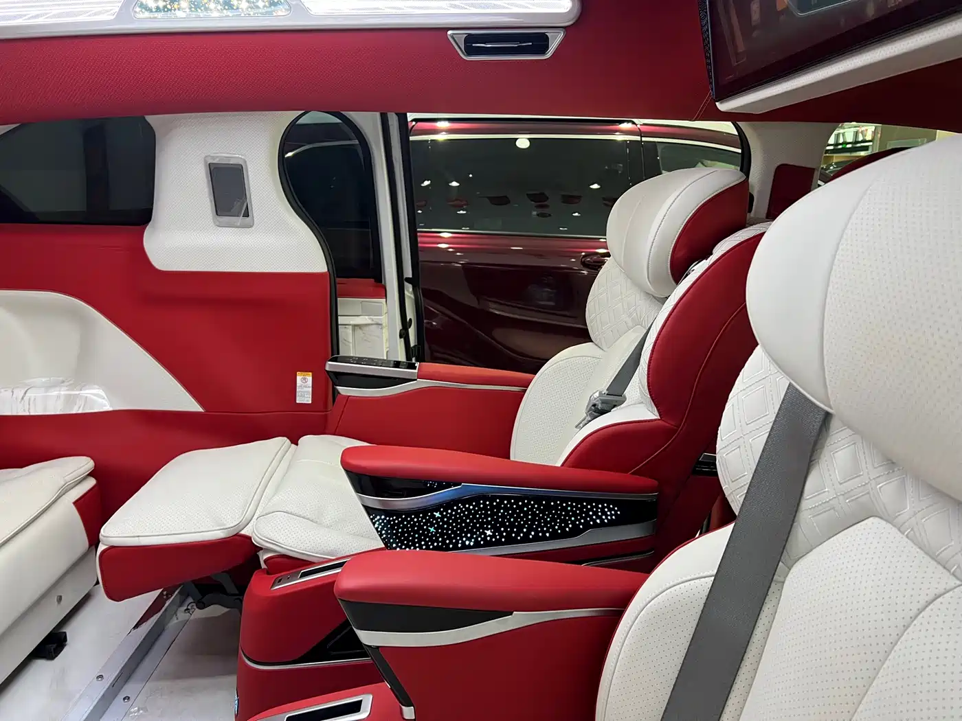 Toyota Sienna 2024 2.5L Hybrid Comfort Edition фото 14