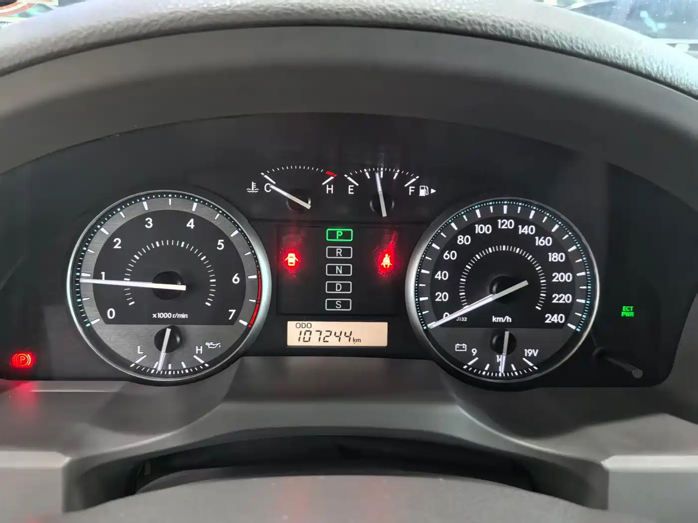 Toyota Land Cruiser (Import) 2017 2015 4.0L V6 Middle East Low Configuration Edition