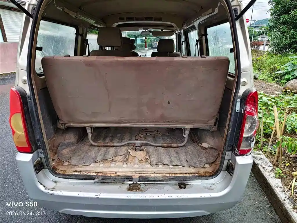 Wuling Motors Wuling Rongguang 2011 2011 1.2L Standard Model