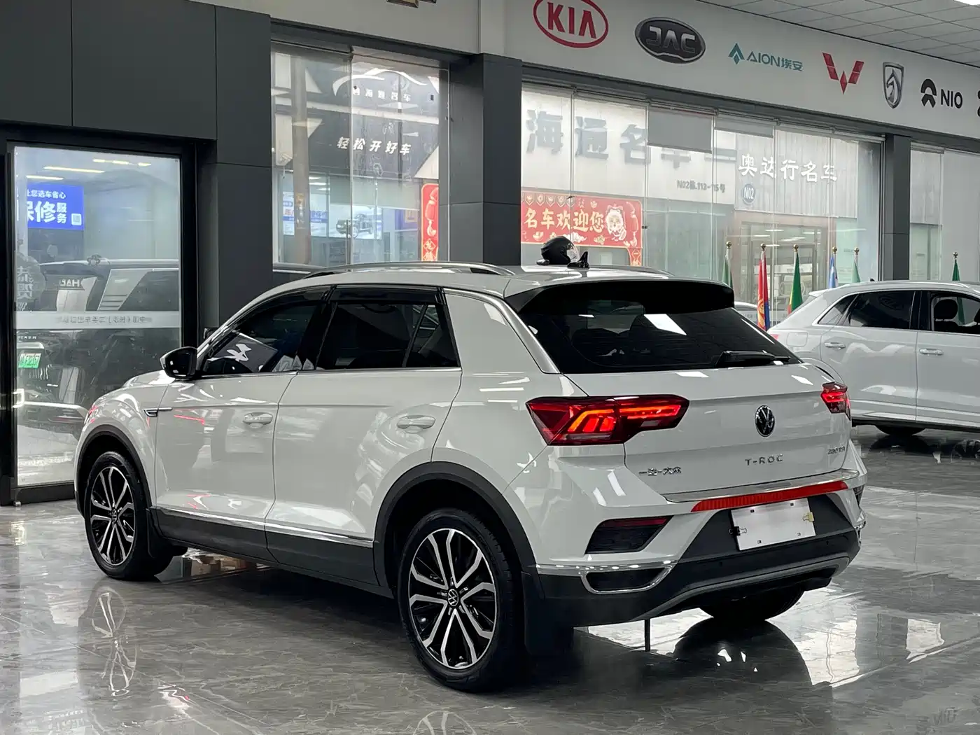 VOLKSWAGEN T-ROC EXPLORING SONGS