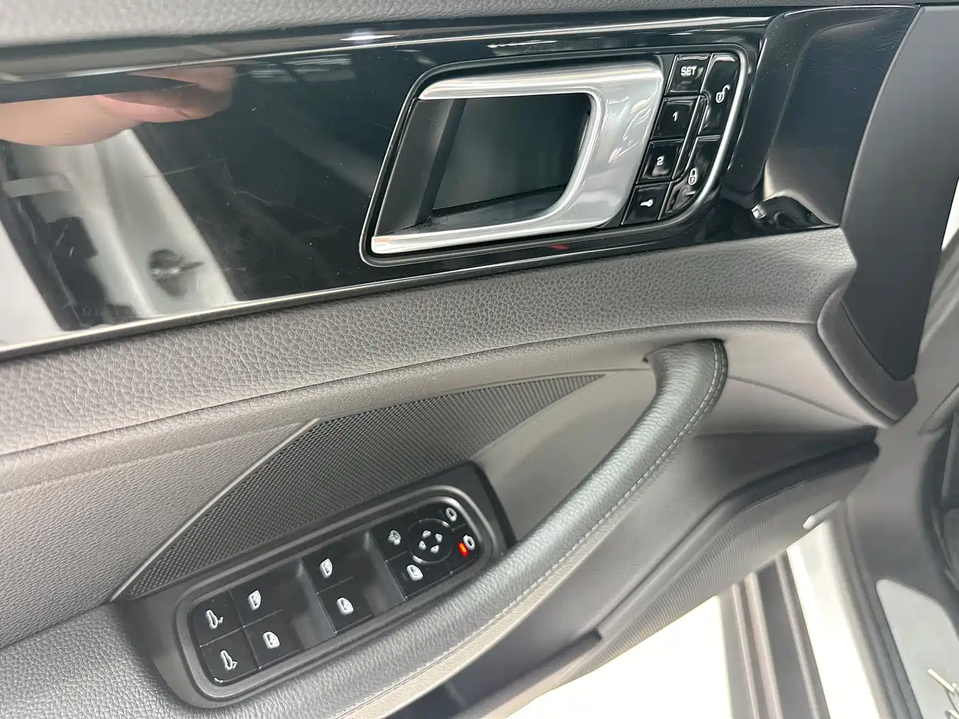 Porsche Panamera 2017 Panamera 4 Sport Turismo 3.0T фото 9