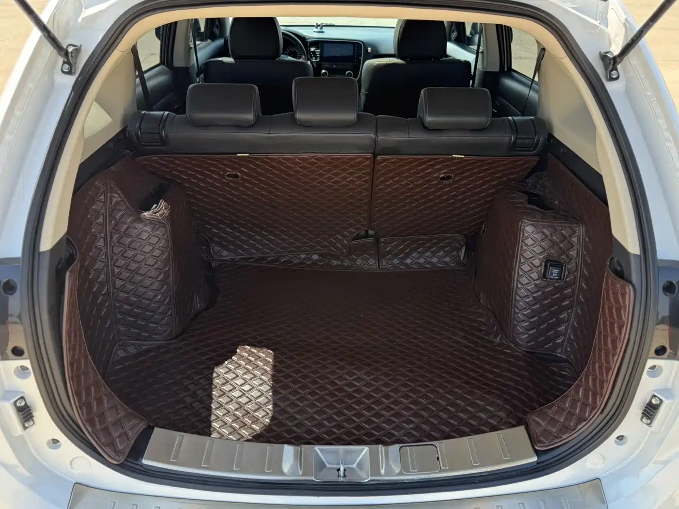 Mitsubishi Outlander 2021 Facelift 2.0L 2WD Premium Edition 5-Seater фото 21