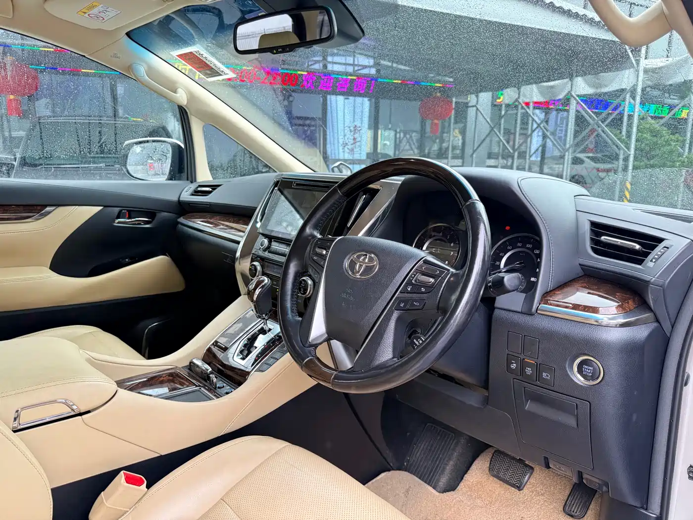 Toyota Alphard 2018 3.5L Luxury фото 9