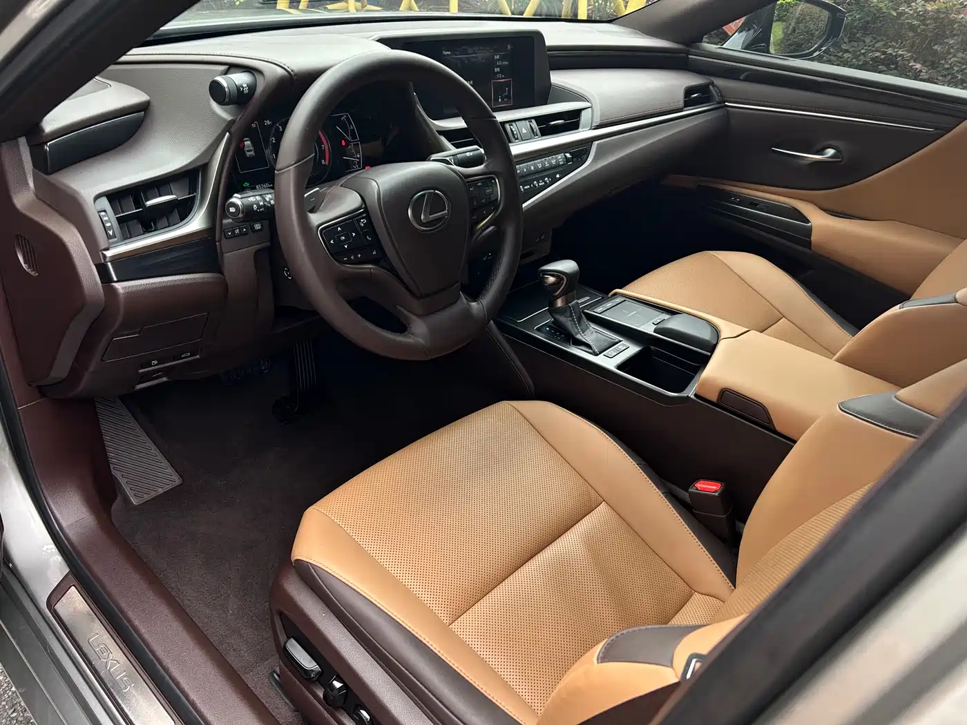 Lexus ES 2018 300h Excellence Edition China V фото 9