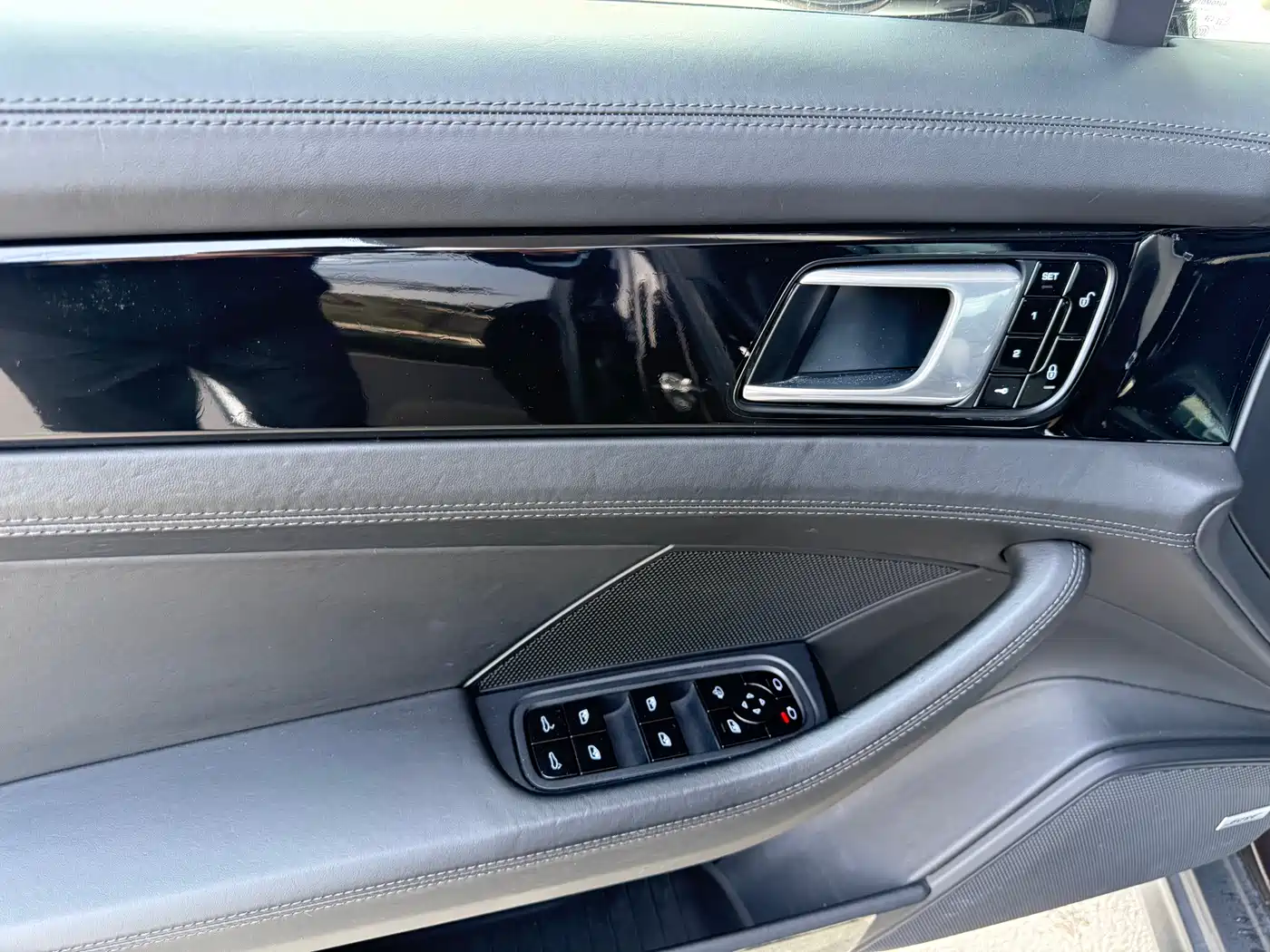 Porsche Panamera 2017 Panamera 3.0T фото 8