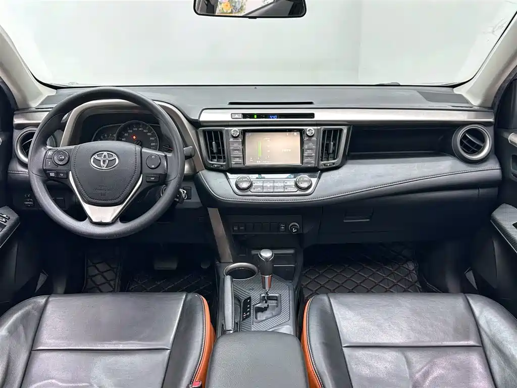 Toyota RAV4 Rongfang 2015 2.0L CVT 2WD Trend Edition фото 11
