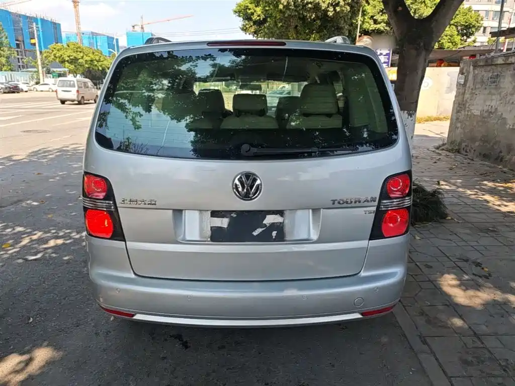 Volkswagen Touran 2015 1.4T Manual Trend Edition 5-seater фото 6