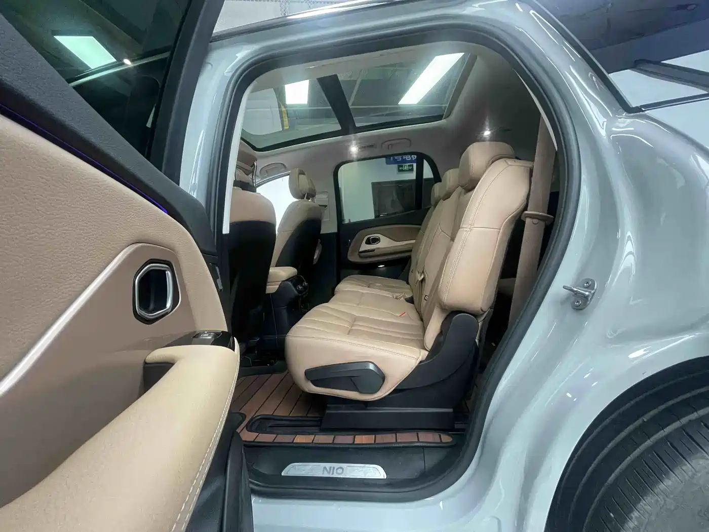 NIO ES8 2019 2018 355KM Base Model 7-Seater Version