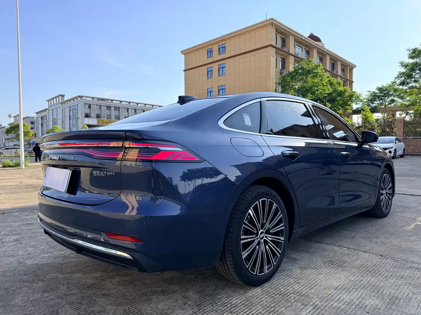 Geely Galaxy Galaxy A7 2025 EM-i фото 6