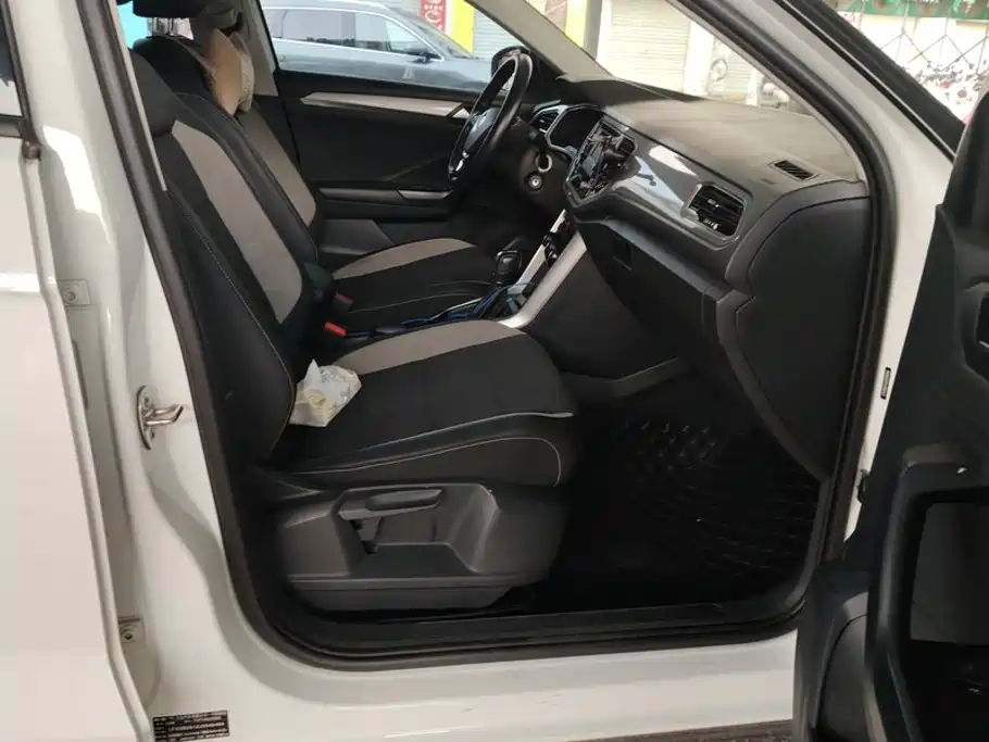 Фото 8 - Volkswagen T-ROC