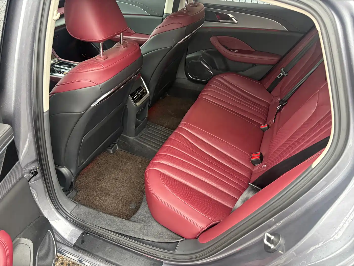 Hongqi H5 2023 2.0T Auto Smart Connect Flag Comfort фото 10