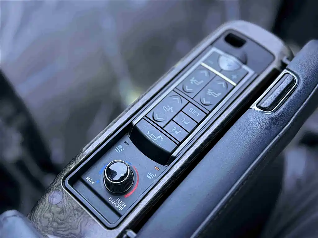 Toyota Alphard 2021 Hybrid 2.5L Ultimate фото 15