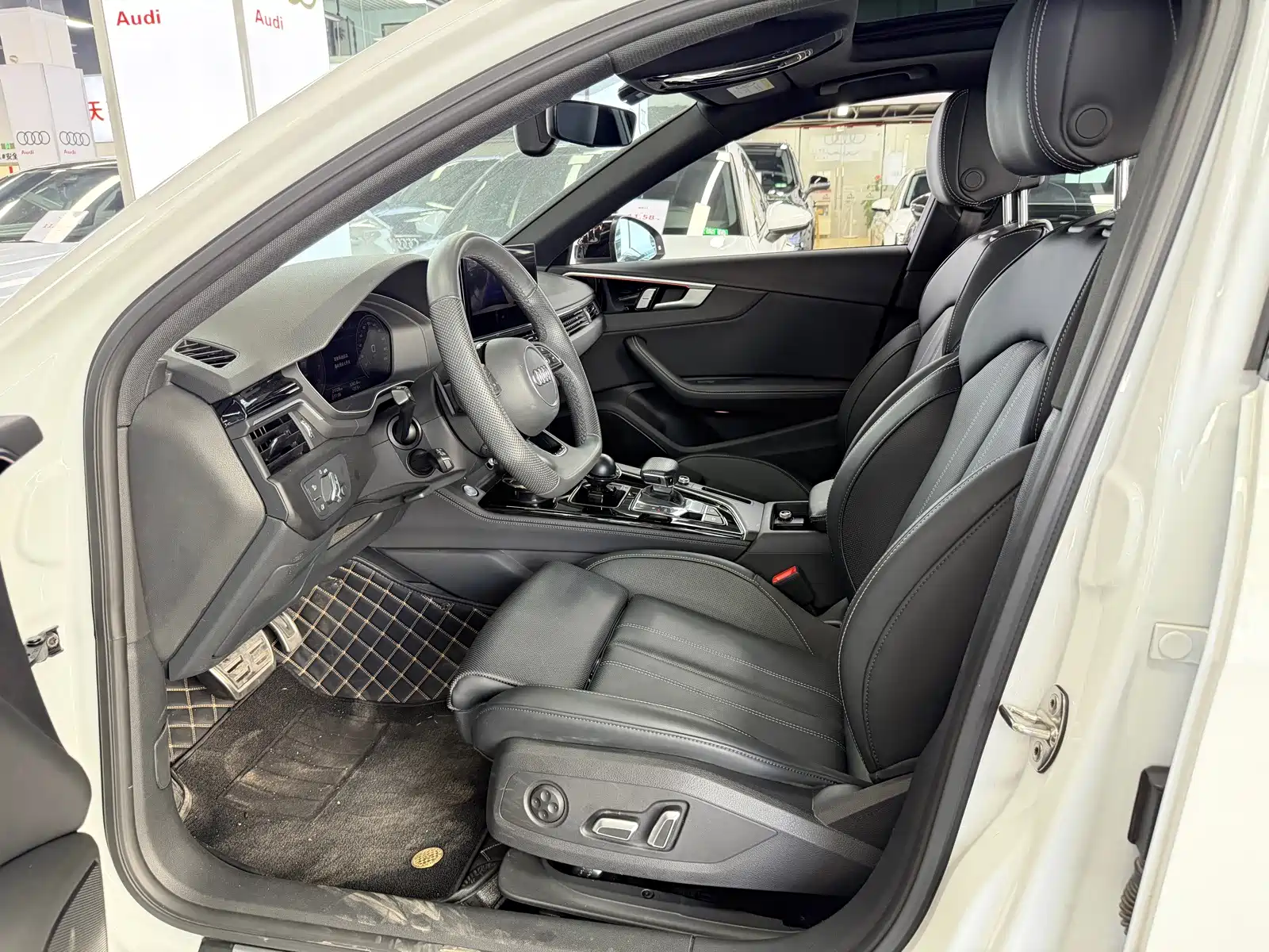 Фото 6 - Audi A4L