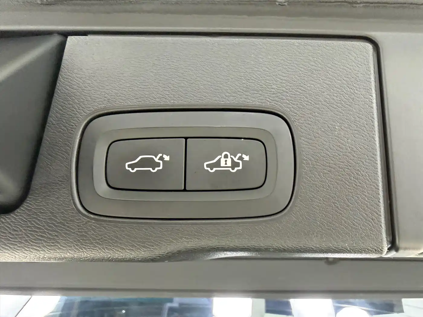 VOLVO XC60 PLUG IN HYBRID