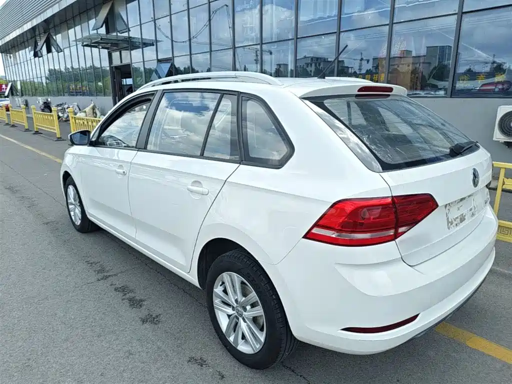 Volkswagen Santana 2017 Gran Santana 1.4L Manual Trendline фото 5